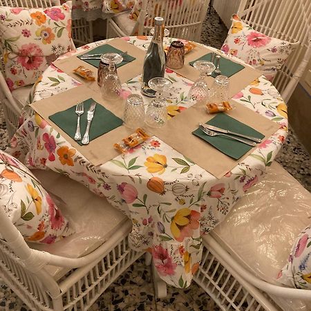 Portale Dei Soli - Room & Breakfast Rolo Экстерьер фото